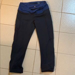 Lululemon Navy Capris small